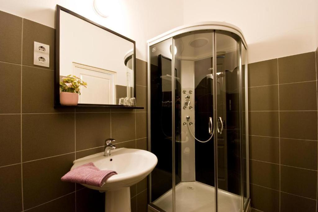 Balcony Apartment Budapest Exterior photo