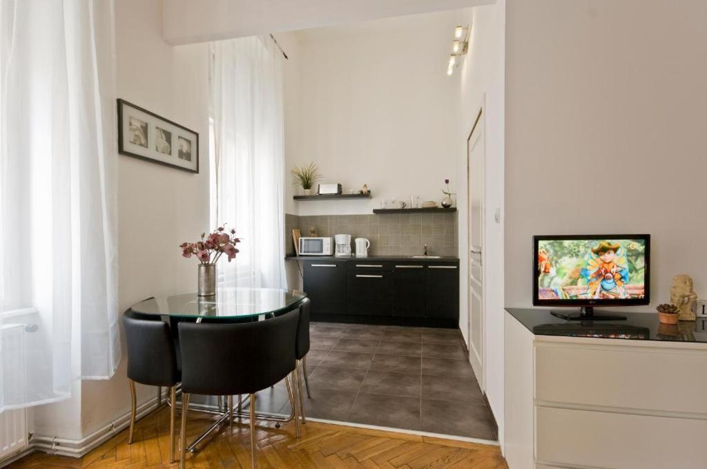 Balcony Apartment Budapest Exterior photo